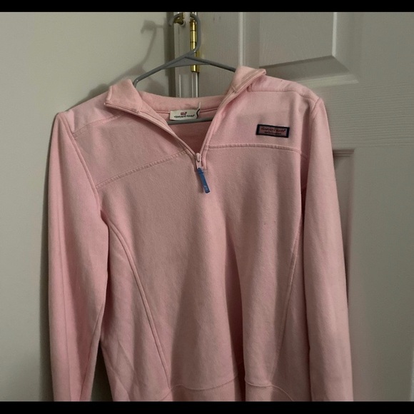 Vineyard vines pull over - Picture 1 of 4